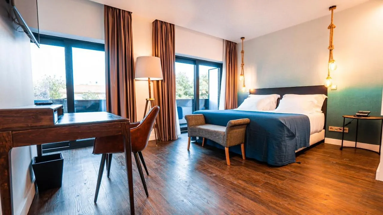 Hills Hotel Lisboa 4*,
